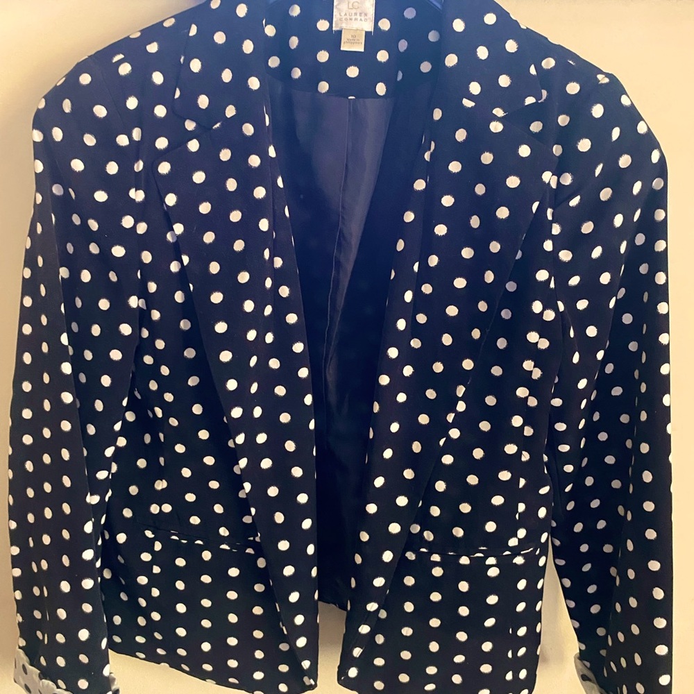Laura Conrad below the waist blazer